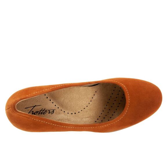 Trotters Womens Winnie Brown Shoes (NWT) - Picture 7 of 7